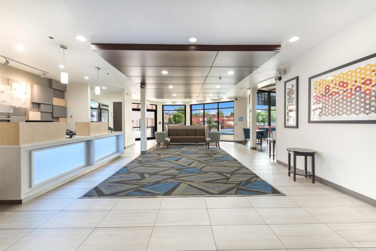 Holiday Inn Express - Columbus Downtown By Ihg Экстерьер фото