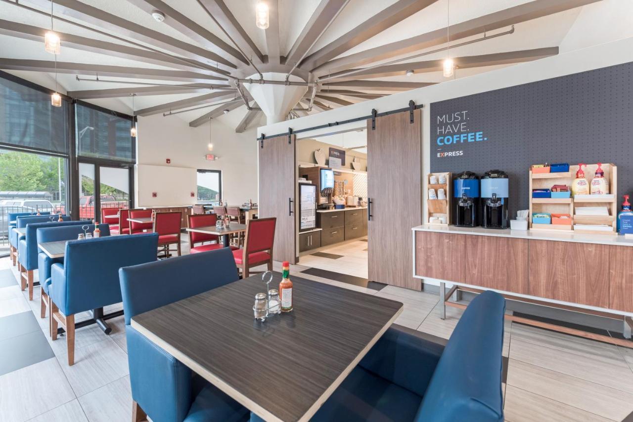Holiday Inn Express - Columbus Downtown By Ihg Экстерьер фото